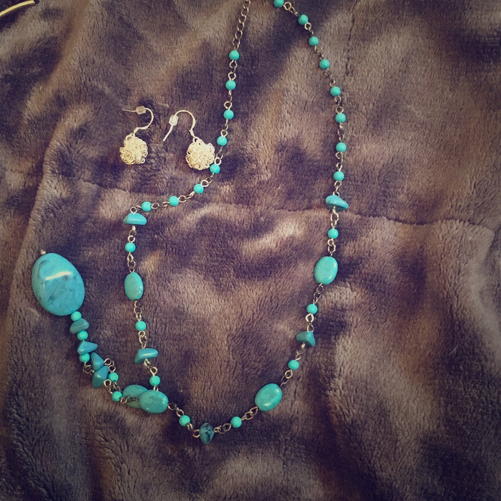 Necklace and earring set